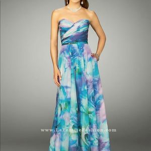 JS Boutique Maxi Dress Tiered Strapless Graphic Chiffon